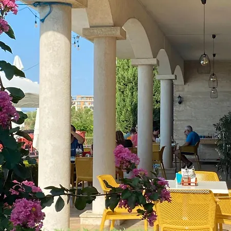 Apartment каса реал с 2 спальнями 2 этаж